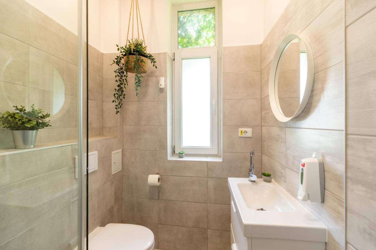 Ideal Stay: Spacious 2Br Apt Near Calea Victoriei Bucharest Luaran gambar