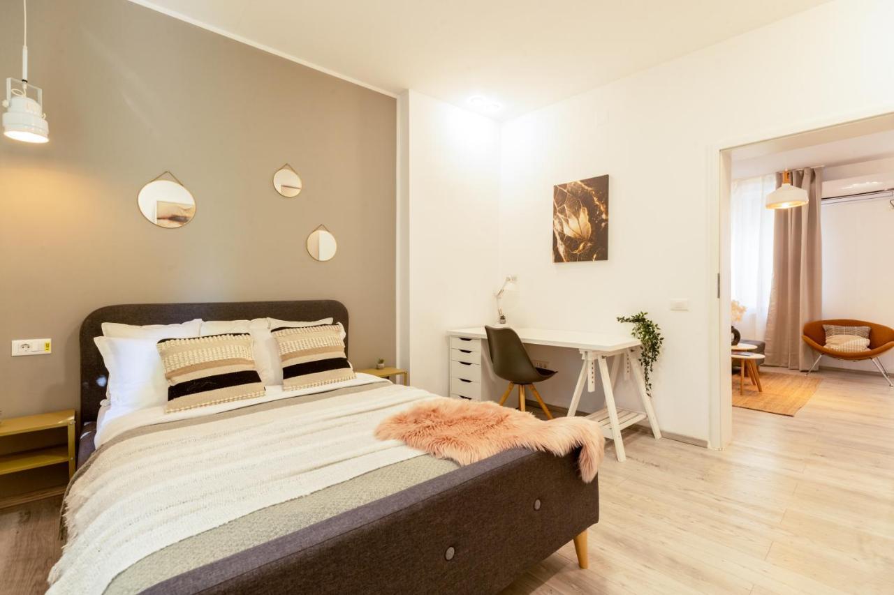 Ideal Stay: Spacious 2Br Apt Near Calea Victoriei Bucharest Luaran gambar