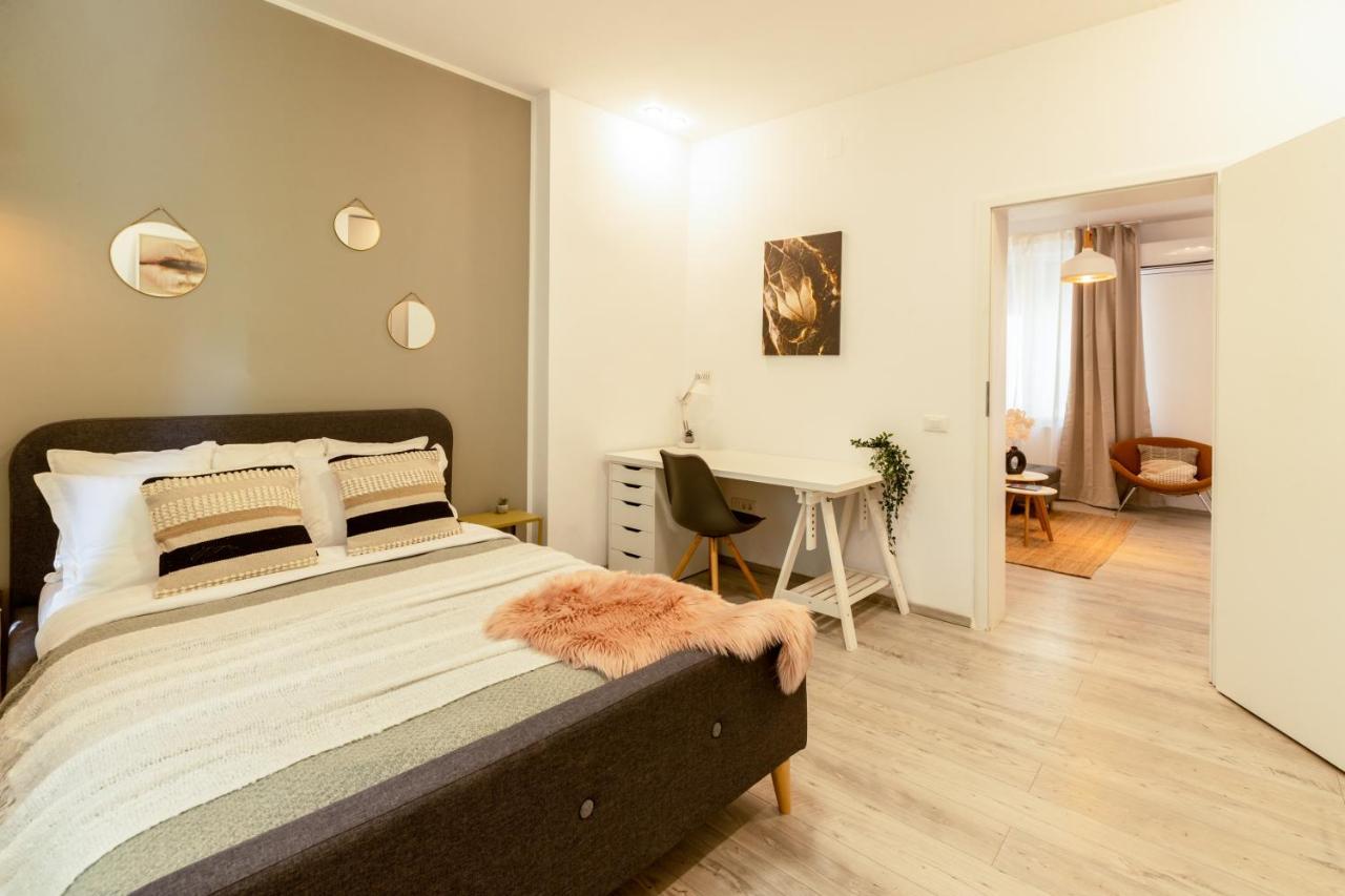 Ideal Stay: Spacious 2Br Apt Near Calea Victoriei Bucharest Luaran gambar