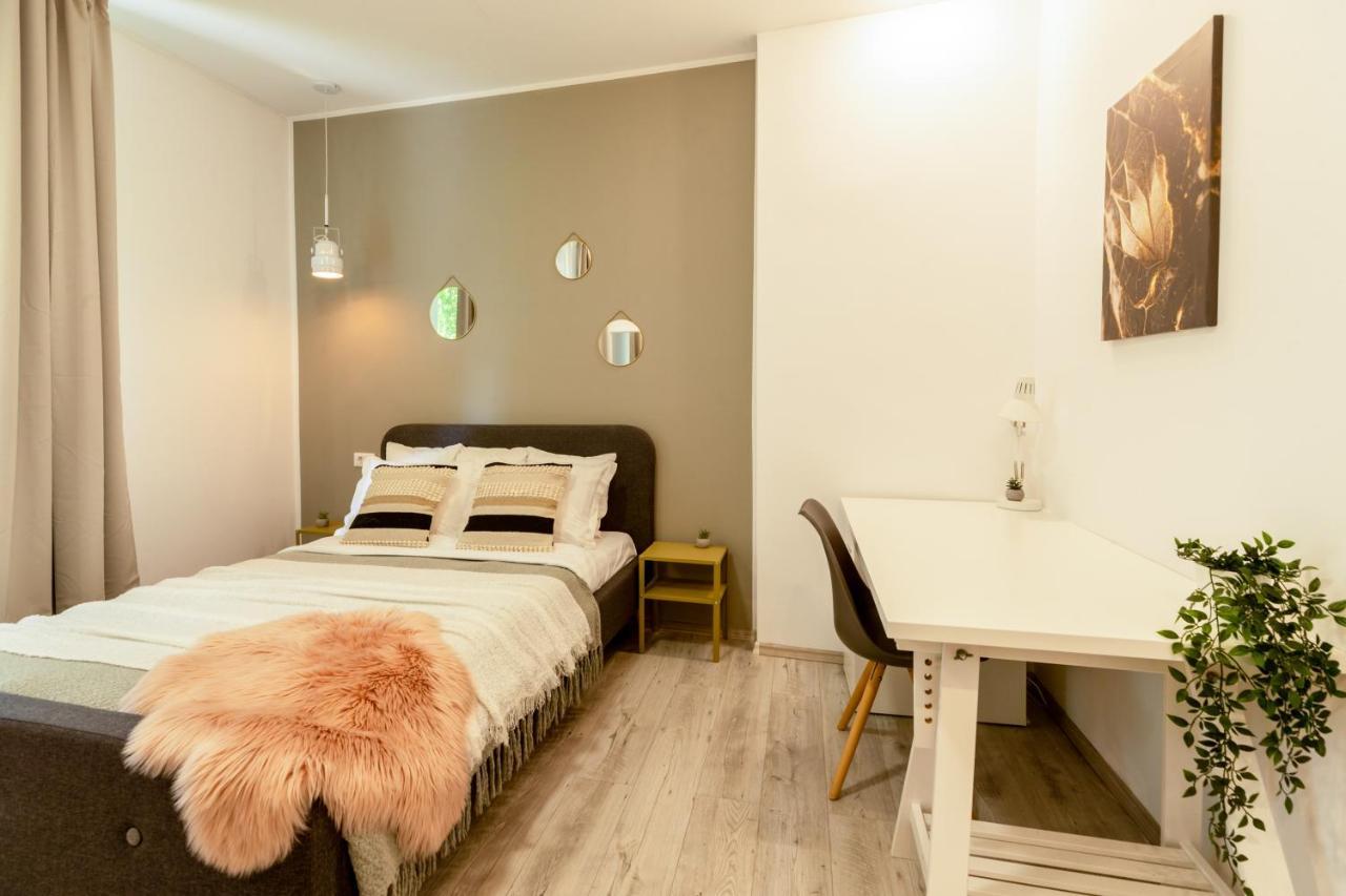 Ideal Stay: Spacious 2Br Apt Near Calea Victoriei Bucharest Luaran gambar