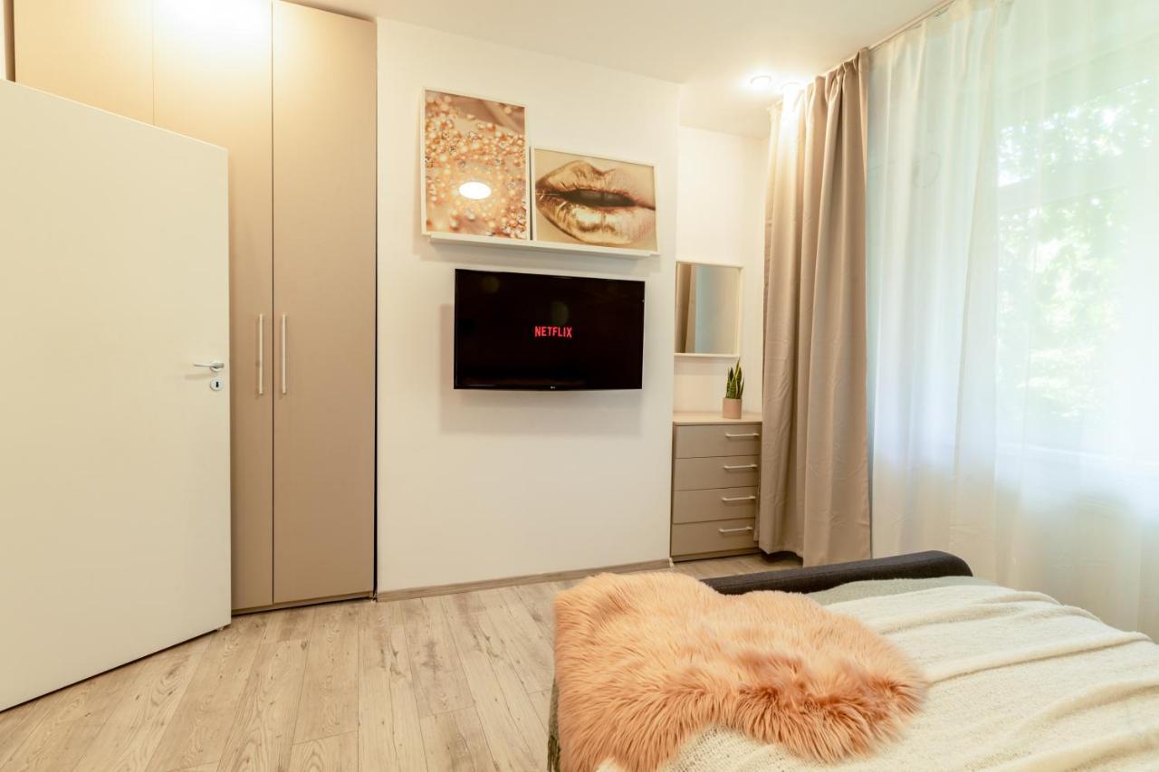 Ideal Stay: Spacious 2Br Apt Near Calea Victoriei Bucharest Luaran gambar