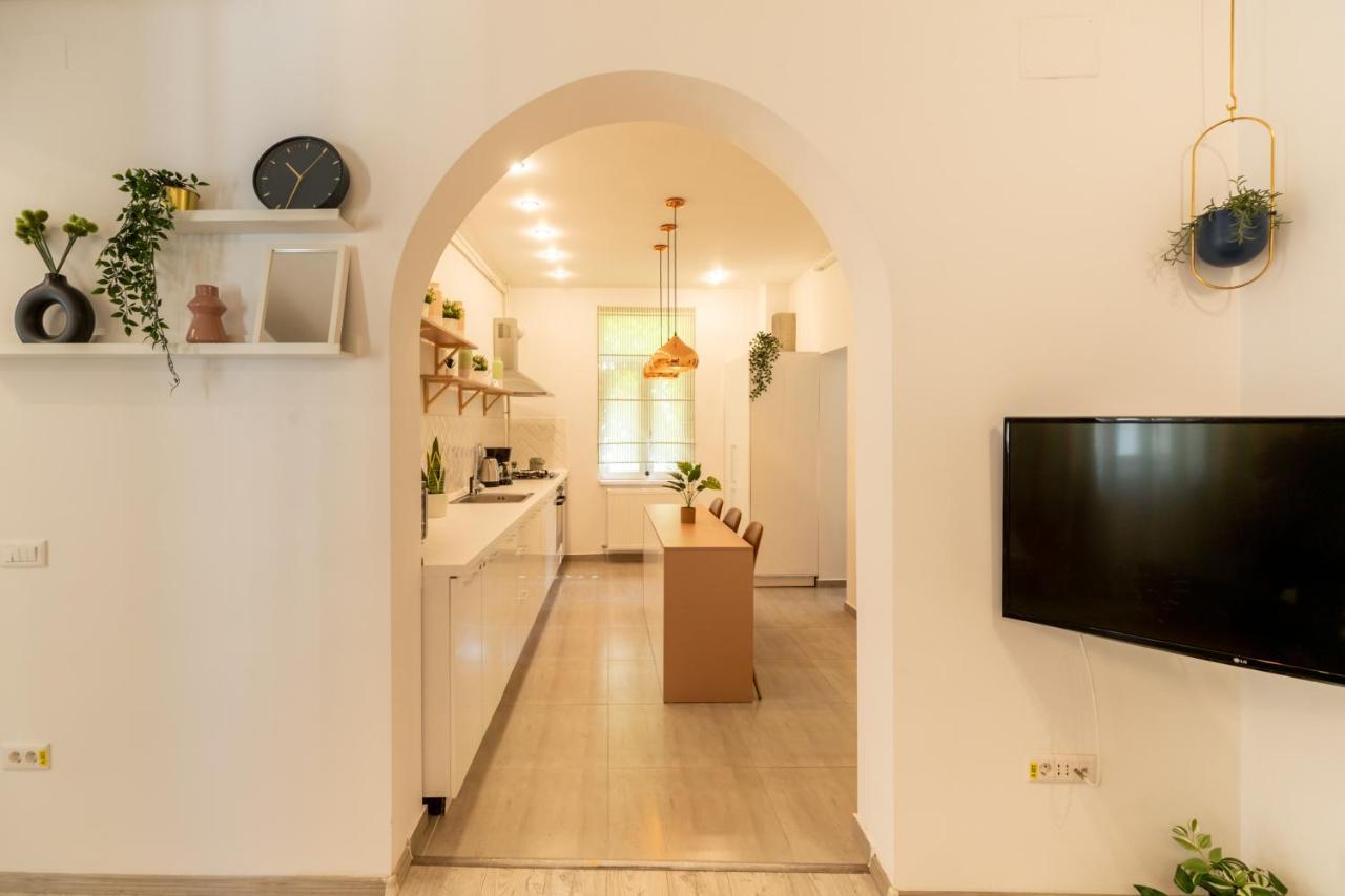Ideal Stay: Spacious 2Br Apt Near Calea Victoriei Bucharest Luaran gambar