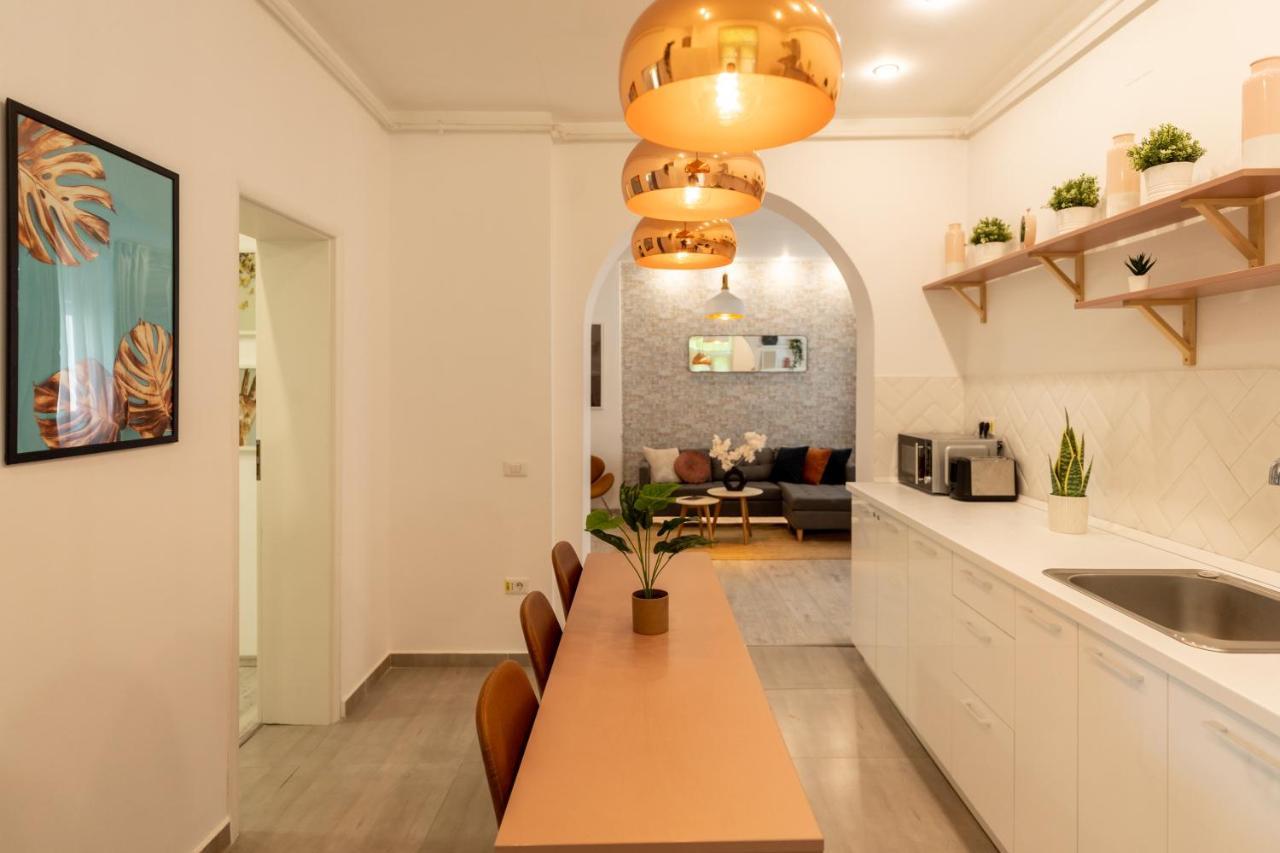 Ideal Stay: Spacious 2Br Apt Near Calea Victoriei Bucharest Luaran gambar