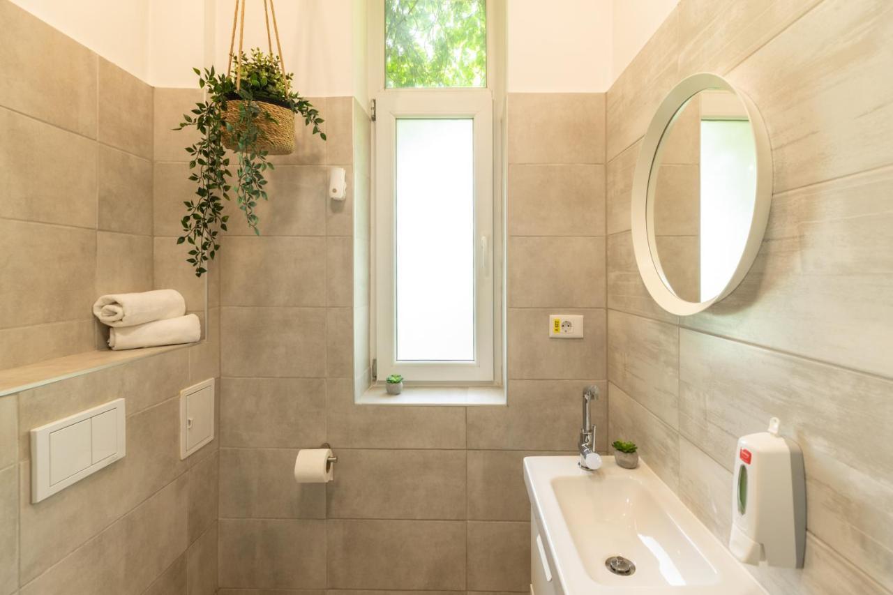 Ideal Stay: Spacious 2Br Apt Near Calea Victoriei Bucharest Luaran gambar